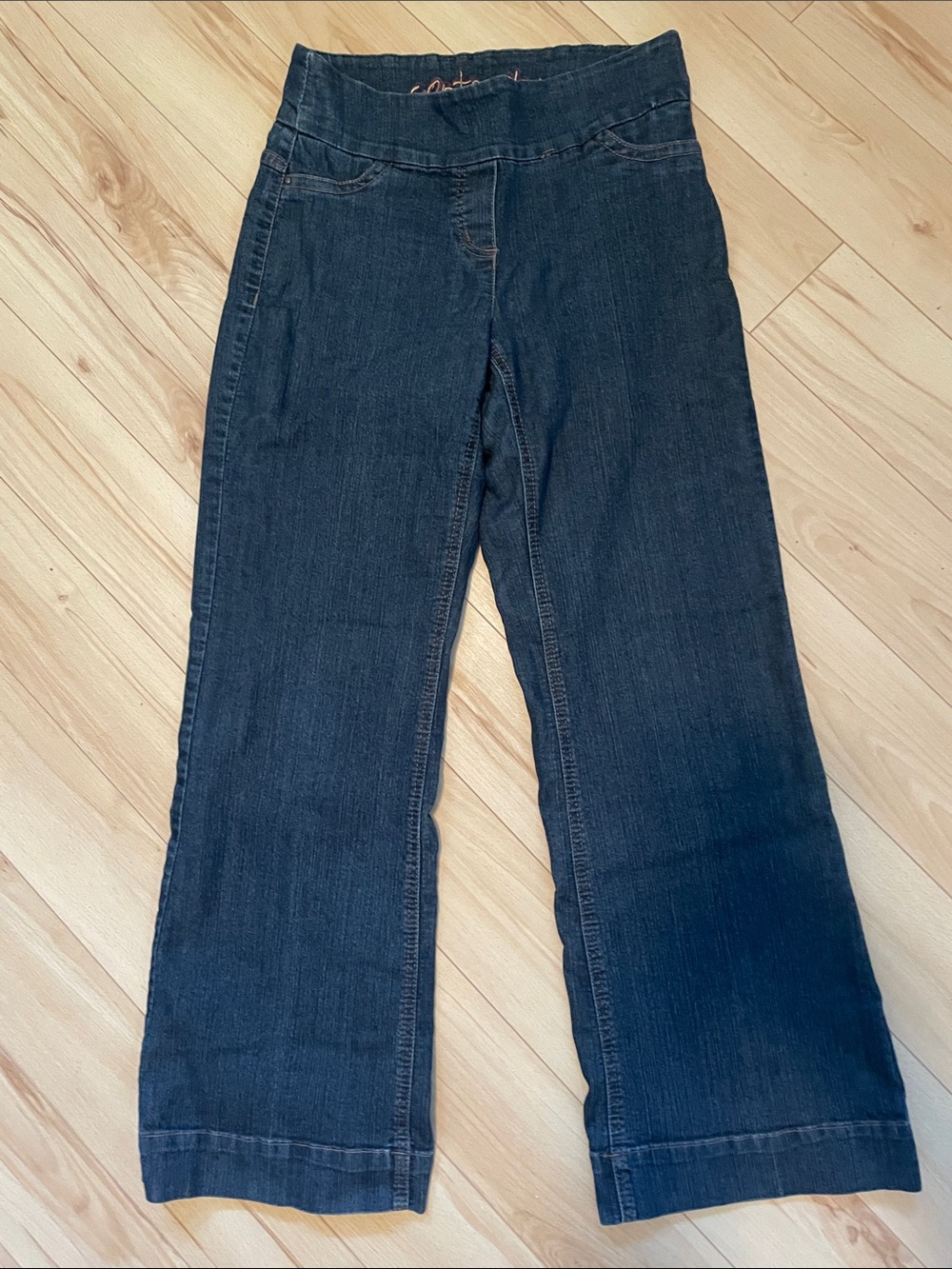 Women’s Vintage Y2K Wide-Leg Jeans with Smooth Pull On Waistband